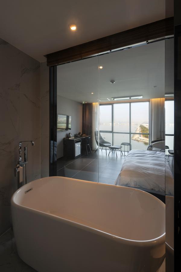 Brown-Dot Hotel Shinho Busan Bagian luar foto