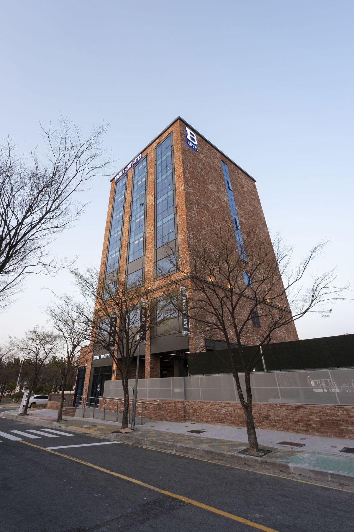 Brown-Dot Hotel Shinho Busan Bagian luar foto