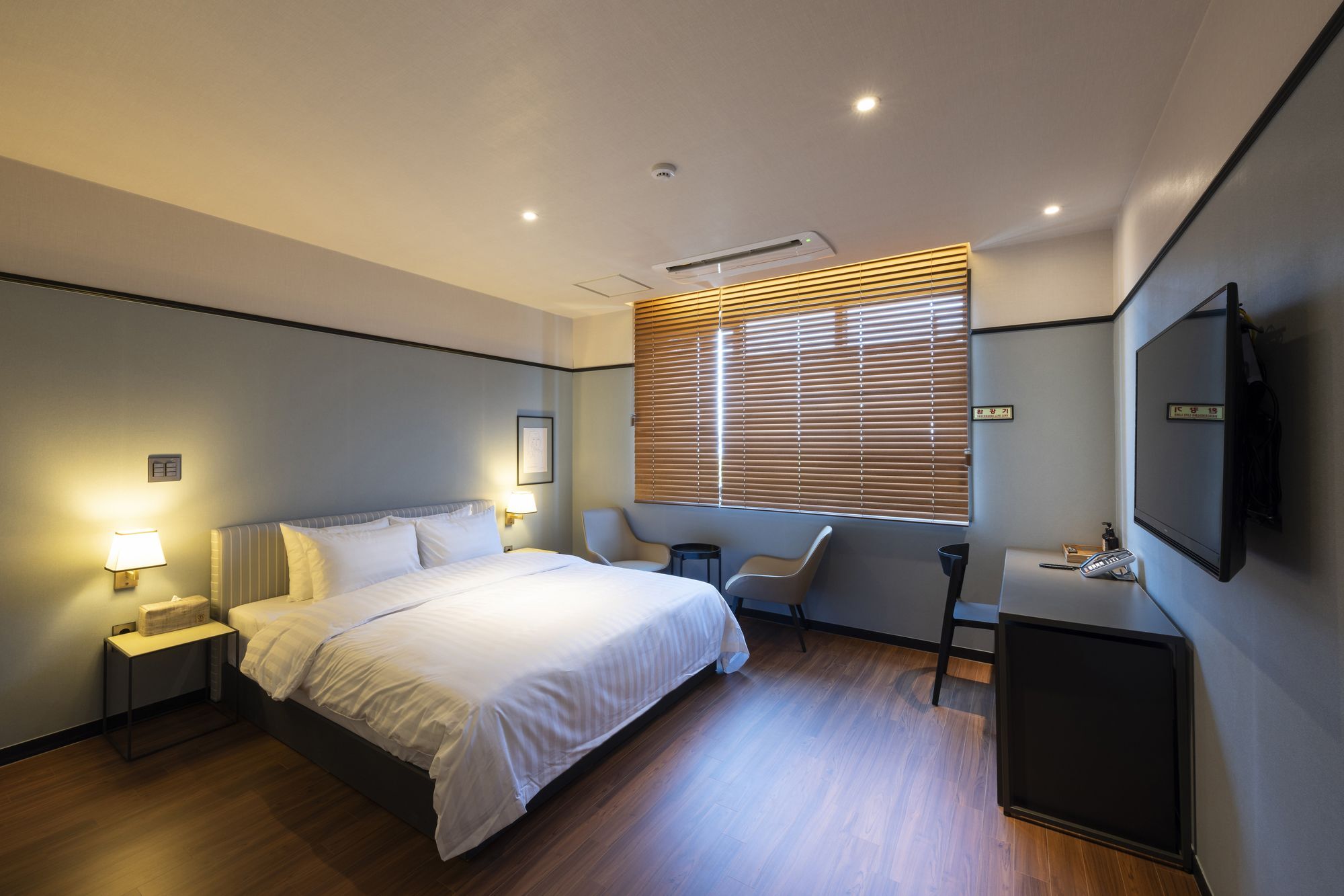 Brown-Dot Hotel Shinho Busan Bagian luar foto